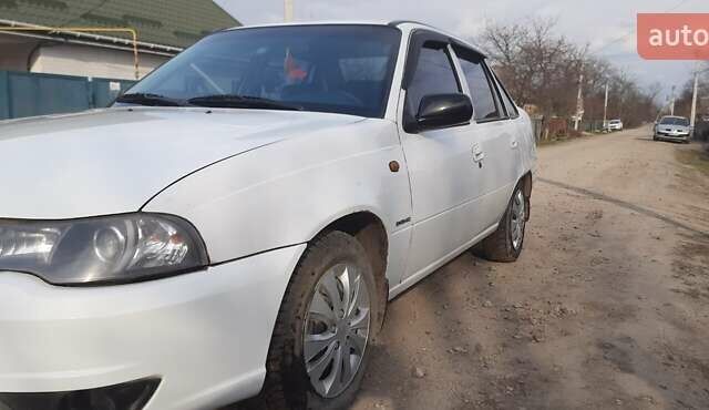 Белый Дэу Нексия, объемом двигателя 1.5 л и пробегом 104 тыс. км за 2700 $, фото 8 на Automoto.ua