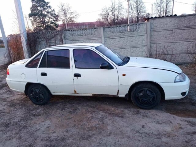 Белый Дэу Нексия, объемом двигателя 1.5 л и пробегом 245 тыс. км за 1500 $, фото 2 на Automoto.ua