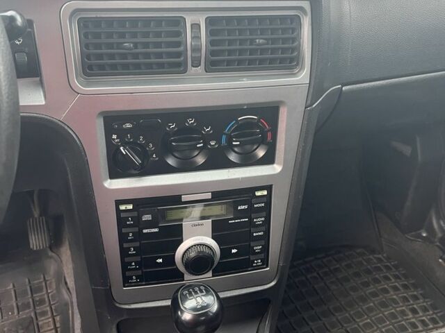 Белый Дэу Нексия, объемом двигателя 1.5 л и пробегом 203 тыс. км за 2000 $, фото 15 на Automoto.ua