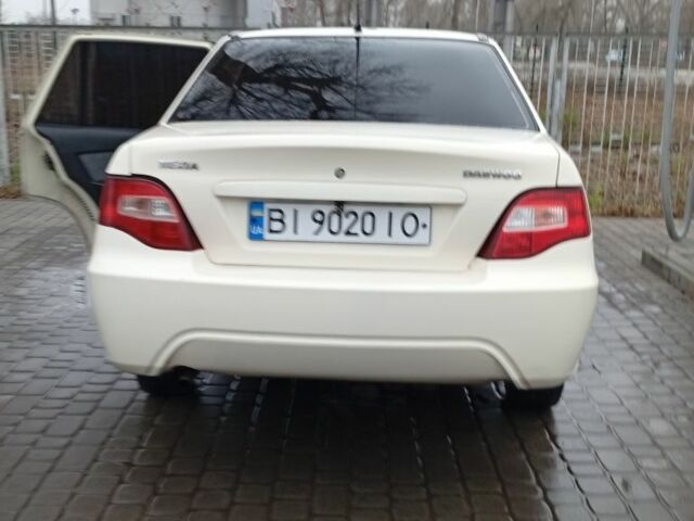 Белый Дэу Нексия, объемом двигателя 1.5 л и пробегом 111 тыс. км за 2200 $, фото 6 на Automoto.ua