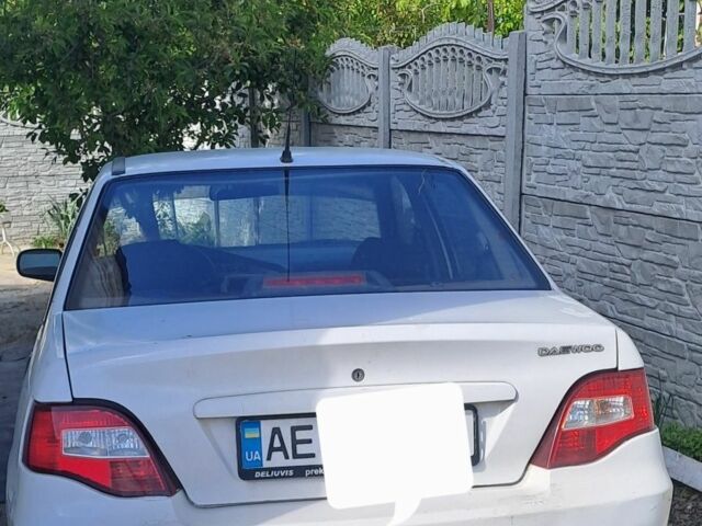 Деу Нексія 2008 у Дніпро (Дніпропетровську) на Automoto.ua Білий Деу Нексія, об'ємом двигуна 0 л та пробігом 267 тис. км за 1389 $, фото 1 на Automoto.ua
