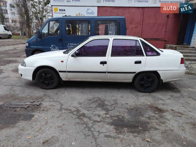 Білий Деу Нексія, об'ємом двигуна 1.5 л та пробігом 318 тис. км за 1500 $, фото 2 на Automoto.ua