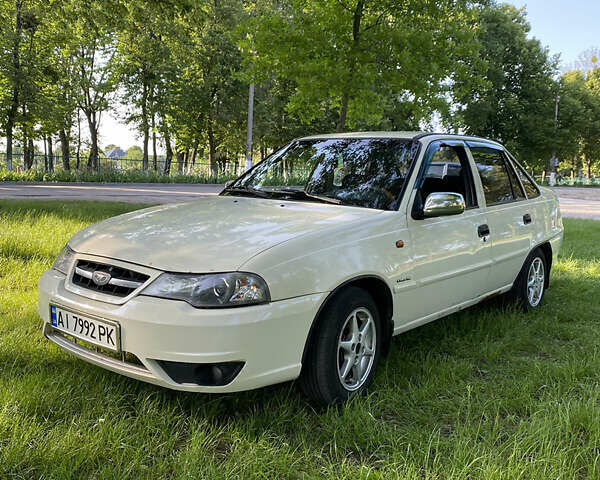 Білий Деу Нексія, об'ємом двигуна 1.6 л та пробігом 210 тис. км за 2300 $, фото 1 на Automoto.ua