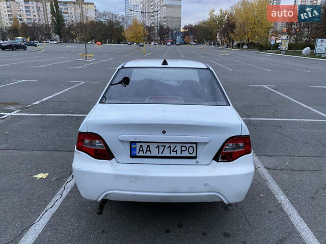 Деу Нексія 2009 у Києві на Automoto.ua Білий Деу Нексія, об'ємом двигуна 1.5 л та пробігом 180 тис. км за 1500 $, фото 6 на Automoto.ua