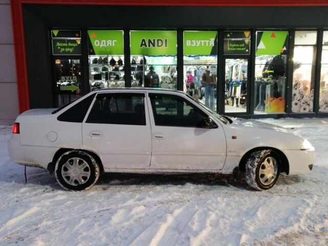 Белый Дэу Нексия, объемом двигателя 3.5 л и пробегом 210 тыс. км за 1307 $, фото 1 на Automoto.ua