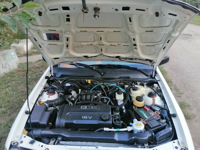 Белый Дэу Нексия, объемом двигателя 3.5 л и пробегом 210 тыс. км за 1307 $, фото 9 на Automoto.ua