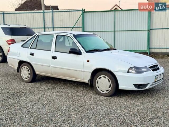 Белый Дэу Нексия, объемом двигателя 1.5 л и пробегом 209 тыс. км за 2399 $, фото 7 на Automoto.ua