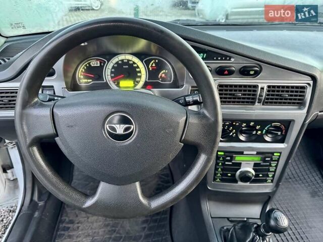 Белый Дэу Нексия, объемом двигателя 1.5 л и пробегом 209 тыс. км за 2399 $, фото 35 на Automoto.ua
