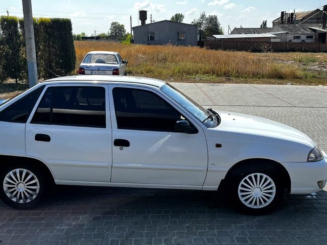 Білий Деу Нексія, об'ємом двигуна 1.5 л та пробігом 132 тис. км за 3000 $, фото 2 на Automoto.ua