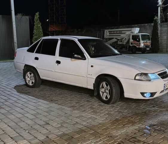 Белый Дэу Нексия, объемом двигателя 1.6 л и пробегом 298 тыс. км за 1650 $, фото 1 на Automoto.ua