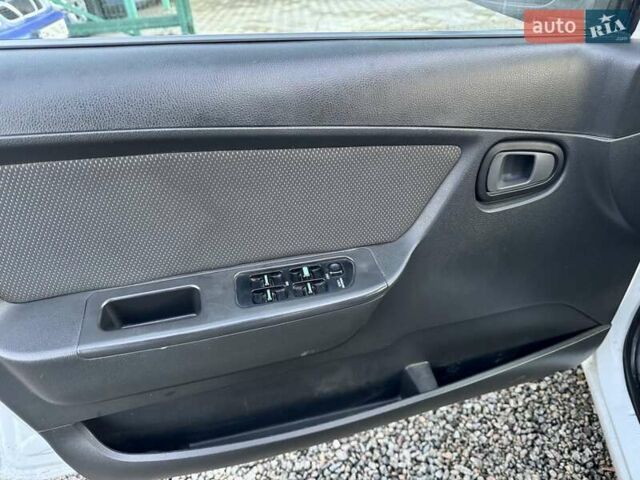 Белый Дэу Нексия, объемом двигателя 1.5 л и пробегом 209 тыс. км за 2399 $, фото 19 на Automoto.ua