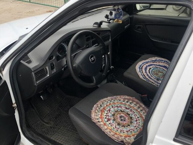 Белый Дэу Нексия, объемом двигателя 1.6 л и пробегом 298 тыс. км за 1650 $, фото 6 на Automoto.ua