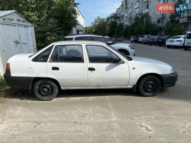 Белый Дэу Нексия, объемом двигателя 1.5 л и пробегом 102 тыс. км за 1800 $, фото 2 на Automoto.ua
