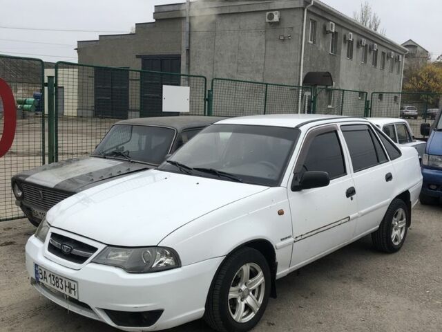 Белый Дэу Нексия, объемом двигателя 1.6 л и пробегом 298 тыс. км за 1650 $, фото 5 на Automoto.ua