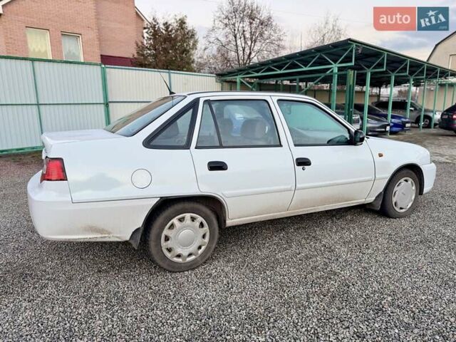 Белый Дэу Нексия, объемом двигателя 1.5 л и пробегом 209 тыс. км за 2399 $, фото 8 на Automoto.ua