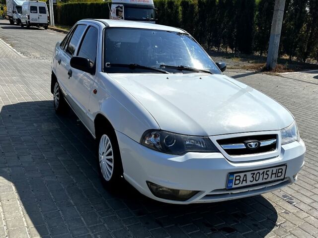 Білий Деу Нексія, об'ємом двигуна 1.5 л та пробігом 132 тис. км за 3000 $, фото 1 на Automoto.ua