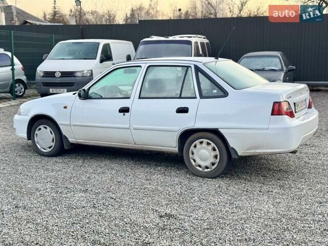 Белый Дэу Нексия, объемом двигателя 1.5 л и пробегом 209 тыс. км за 2399 $, фото 15 на Automoto.ua