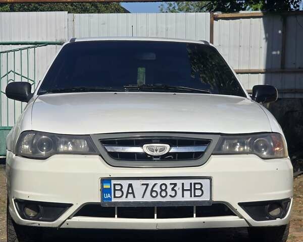 Білий Деу Нексія, об'ємом двигуна 1.6 л та пробігом 165 тис. км за 1800 $, фото 17 на Automoto.ua
