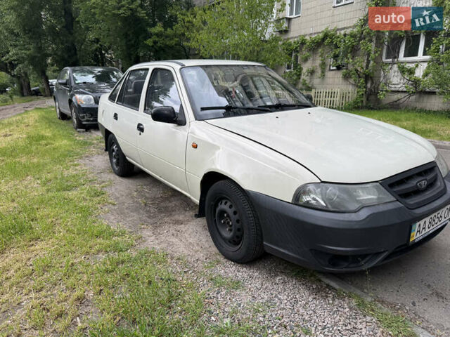 Белый Дэу Нексия, объемом двигателя 1.5 л и пробегом 148 тыс. км за 1700 $, фото 1 на Automoto.ua