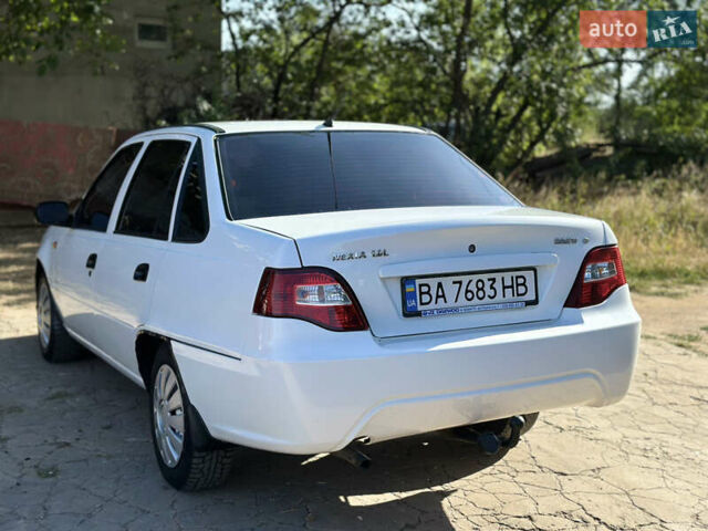 Белый Дэу Нексия, объемом двигателя 1.6 л и пробегом 165 тыс. км за 2250 $, фото 2 на Automoto.ua