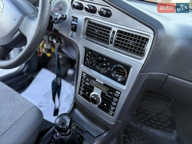 Белый Дэу Нексия, объемом двигателя 1.6 л и пробегом 150 тыс. км за 1650 $, фото 42 на Automoto.ua