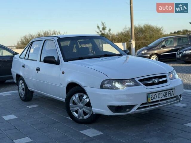 Белый Дэу Нексия, объемом двигателя 1.6 л и пробегом 150 тыс. км за 1650 $, фото 8 на Automoto.ua