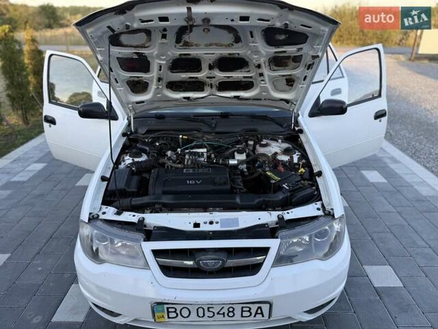 Белый Дэу Нексия, объемом двигателя 1.6 л и пробегом 150 тыс. км за 1650 $, фото 49 на Automoto.ua