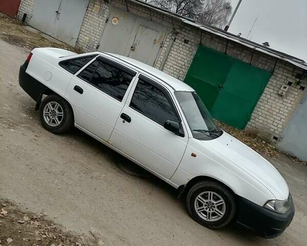 Белый Дэу Нексия, объемом двигателя 1.5 л и пробегом 145 тыс. км за 2200 $, фото 4 на Automoto.ua