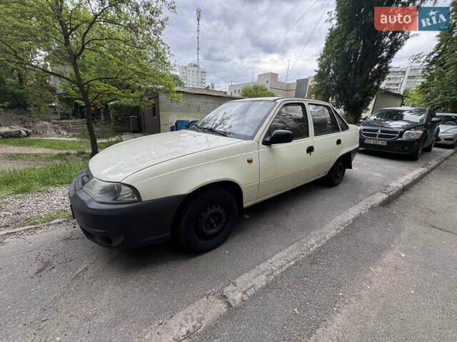 Белый Дэу Нексия, объемом двигателя 1.5 л и пробегом 148 тыс. км за 1700 $, фото 2 на Automoto.ua