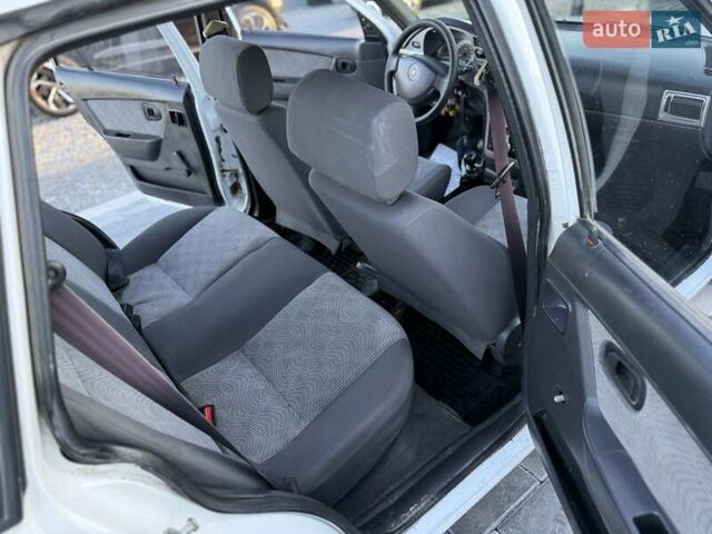 Белый Дэу Нексия, объемом двигателя 1.6 л и пробегом 150 тыс. км за 1650 $, фото 44 на Automoto.ua