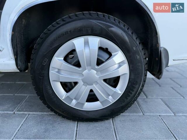 Белый Дэу Нексия, объемом двигателя 1.6 л и пробегом 150 тыс. км за 1650 $, фото 48 на Automoto.ua
