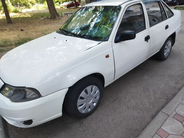 Белый Дэу Нексия, объемом двигателя 1.5 л и пробегом 250 тыс. км за 799 $, фото 15 на Automoto.ua