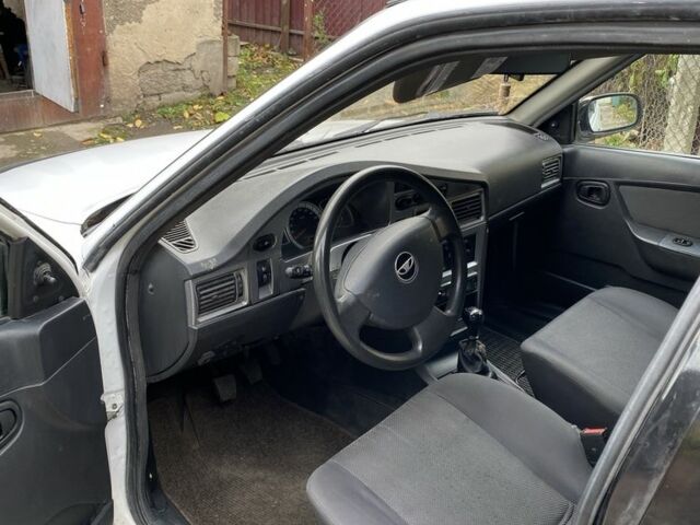 Деу Нексія 2011 у Бердичеве на Automoto.ua Білий Деу Нексія, об'ємом двигуна 0 л та пробігом 280 тис. км за 2250 $, фото 4 на Automoto.ua