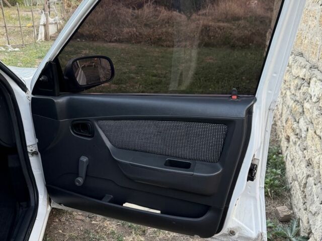 Білий Деу Нексія, об'ємом двигуна 1.6 л та пробігом 170 тис. км за 1700 $, фото 14 на Automoto.ua