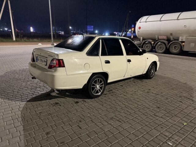 Білий Деу Нексія, об'ємом двигуна 1.5 л та пробігом 180 тис. км за 1950 $, фото 4 на Automoto.ua