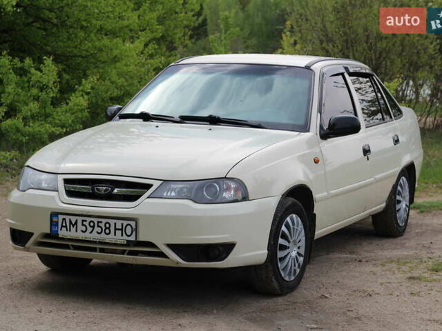 Белый Дэу Нексия, объемом двигателя 1.5 л и пробегом 140 тыс. км за 3450 $, фото 52 на Automoto.ua