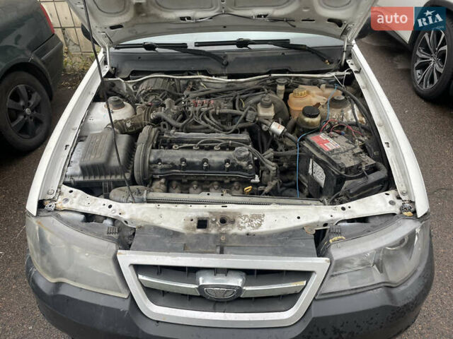Белый Дэу Нексия, объемом двигателя 1.6 л и пробегом 145 тыс. км за 2000 $, фото 1 на Automoto.ua
