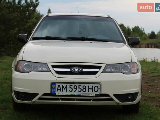 Белый Дэу Нексия, объемом двигателя 1.5 л и пробегом 140 тыс. км за 3450 $, фото 37 на Automoto.ua