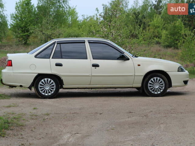 Белый Дэу Нексия, объемом двигателя 1.5 л и пробегом 140 тыс. км за 3450 $, фото 19 на Automoto.ua