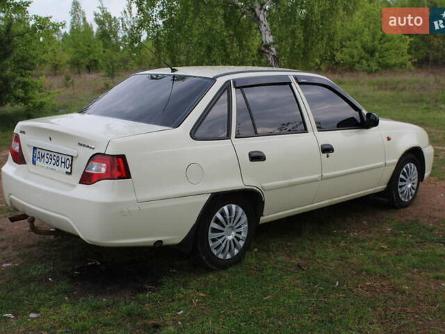 Белый Дэу Нексия, объемом двигателя 1.5 л и пробегом 140 тыс. км за 3450 $, фото 21 на Automoto.ua