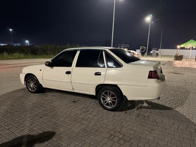 Білий Деу Нексія, об'ємом двигуна 1.5 л та пробігом 180 тис. км за 1950 $, фото 1 на Automoto.ua