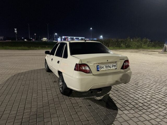 Білий Деу Нексія, об'ємом двигуна 1.5 л та пробігом 180 тис. км за 1950 $, фото 2 на Automoto.ua
