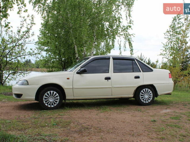 Белый Дэу Нексия, объемом двигателя 1.5 л и пробегом 140 тыс. км за 3450 $, фото 32 на Automoto.ua