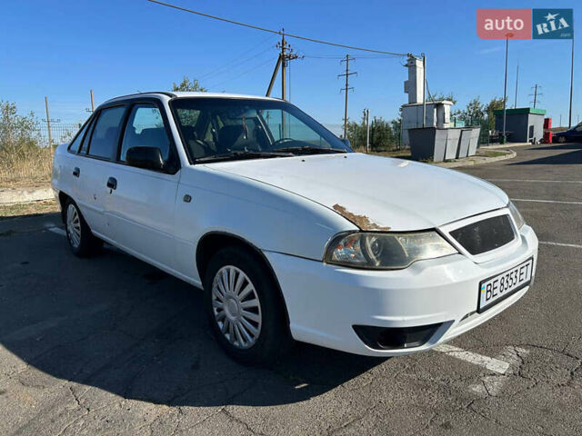 Белый Дэу Нексия, объемом двигателя 1.5 л и пробегом 155 тыс. км за 2300 $, фото 2 на Automoto.ua