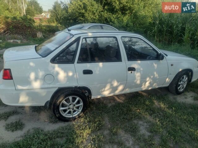 Белый Дэу Нексия, объемом двигателя 1.6 л и пробегом 88 тыс. км за 1700 $, фото 8 на Automoto.ua