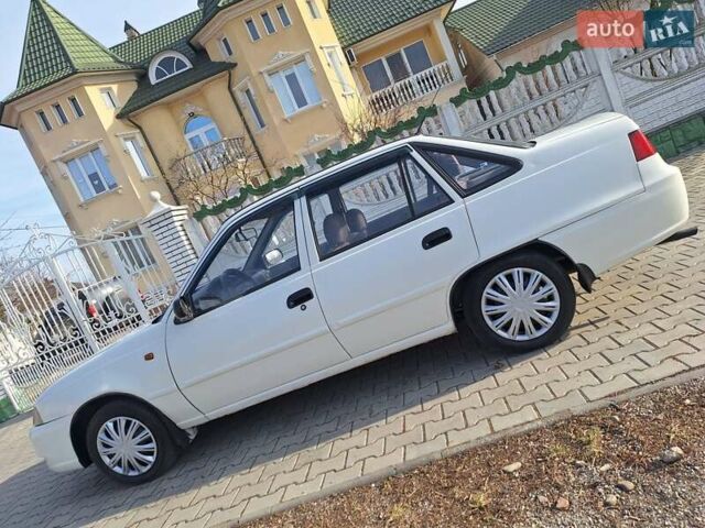 Белый Дэу Нексия, объемом двигателя 1.6 л и пробегом 321 тыс. км за 1600 $, фото 38 на Automoto.ua