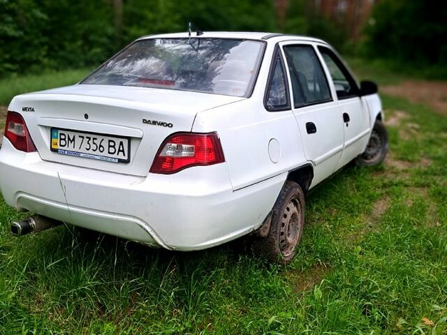 Дэу Нексия 2012 в Тростянец на Automoto.ua Белый Дэу Нексия, объемом двигателя 1.5 л и пробегом 258 тыс. км за 1400 $, фото 2 на Automoto.ua