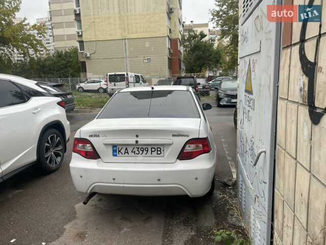 Белый Дэу Нексия, объемом двигателя 1.6 л и пробегом 145 тыс. км за 2000 $, фото 5 на Automoto.ua
