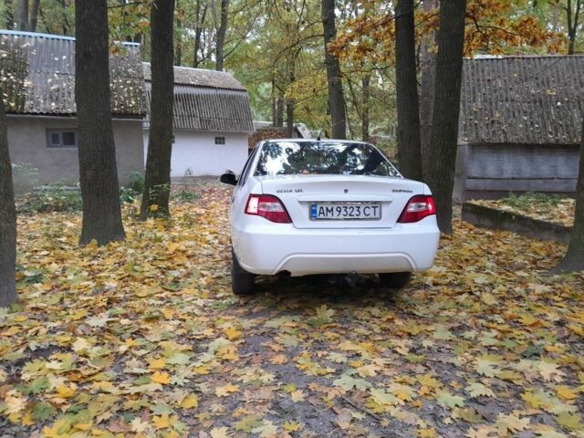 Белый Дэу Нексия, объемом двигателя 1.6 л и пробегом 1 тыс. км за 1700 $, фото 2 на Automoto.ua