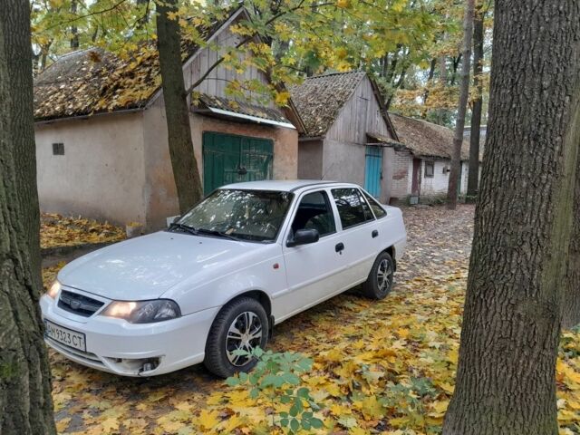 Белый Дэу Нексия, объемом двигателя 1.6 л и пробегом 1 тыс. км за 1700 $, фото 6 на Automoto.ua